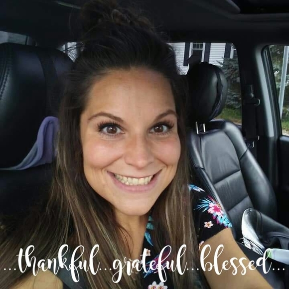 Meet your Posher, Leea - Picture 1 of 1